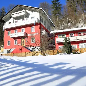 Gaestehaus Alpina Pensión